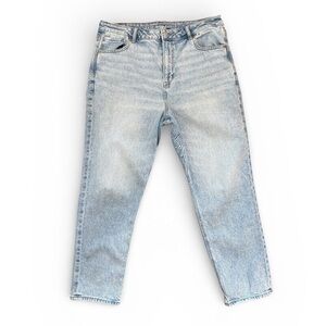 American Eagle Women's Mom Jean Size 14 Short Hi-Rise Stretch Light Wash Denim
